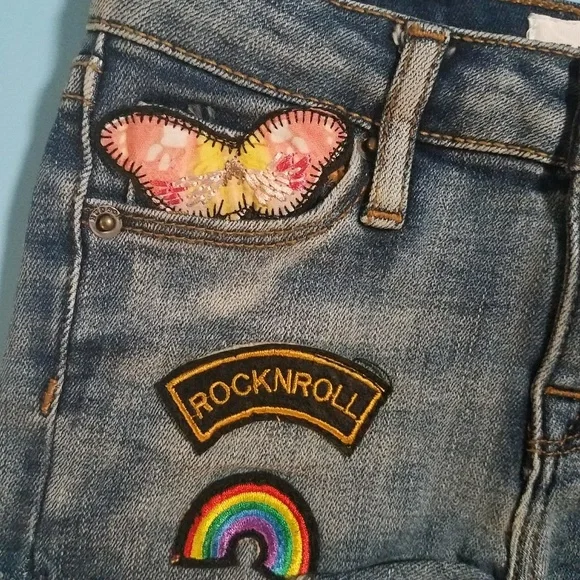 NWT Girls Hudson Jean Shorts with Patches - Picture 3 of 7